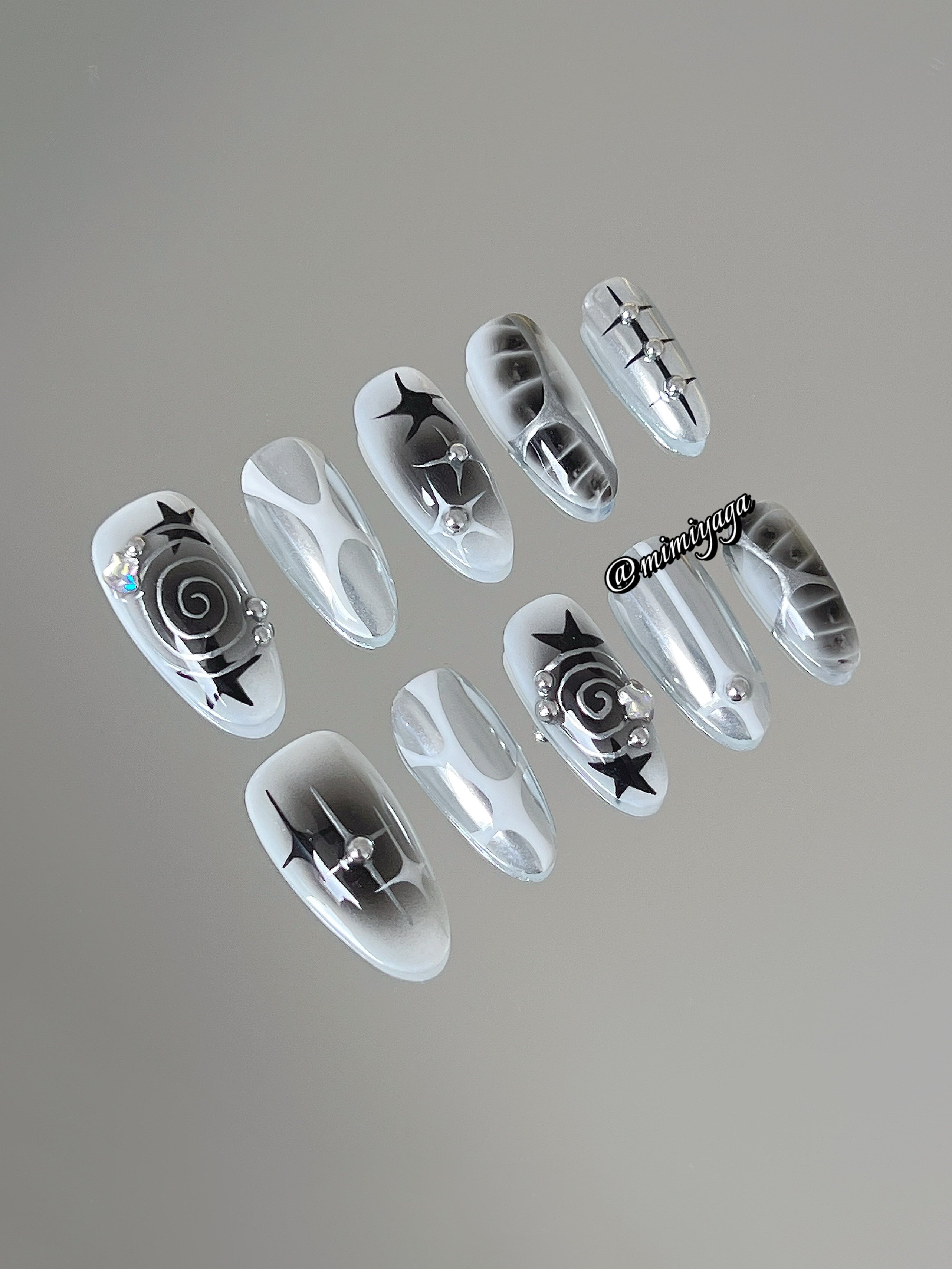 Monochrome Orbit
