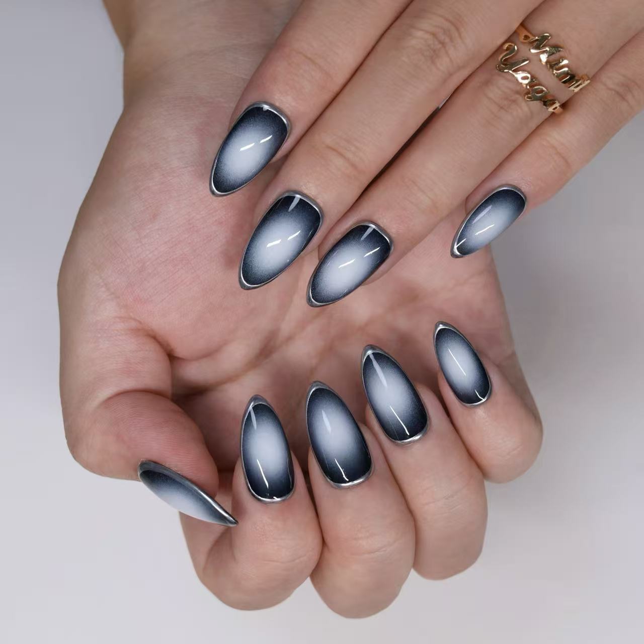Noir Halo