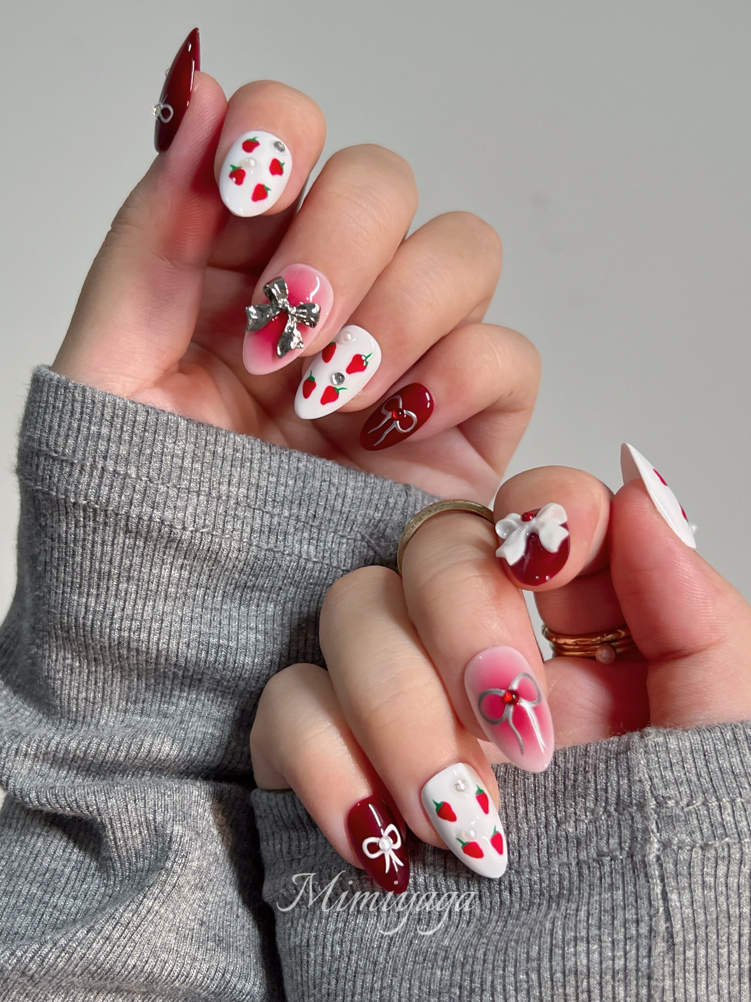 Butterfly Bow Strawberry