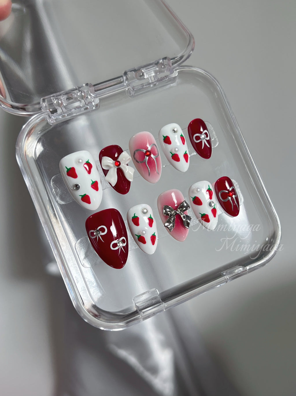 Butterfly Bow Strawberry